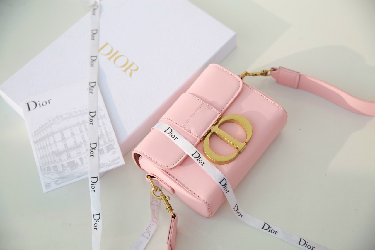 Khám phá đặc điểm của hộp giấy đựng túi xách Dior